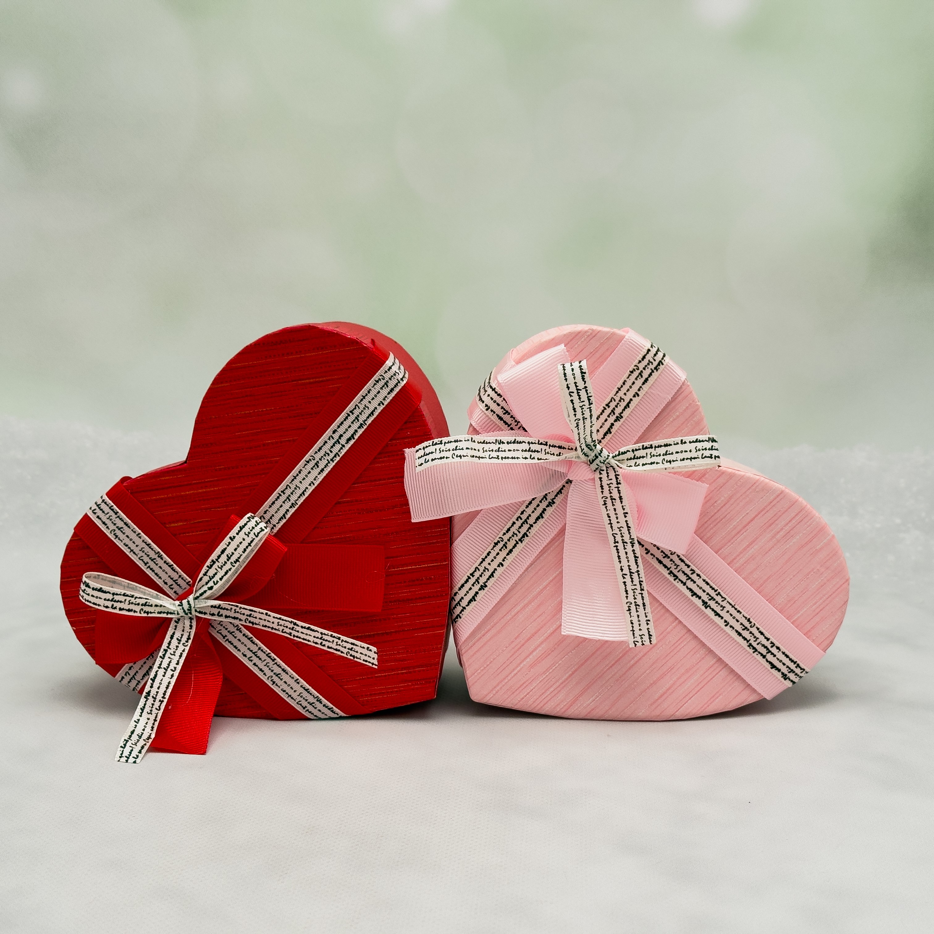 Коробка "Сердце" из 15 шоколадных роз - 