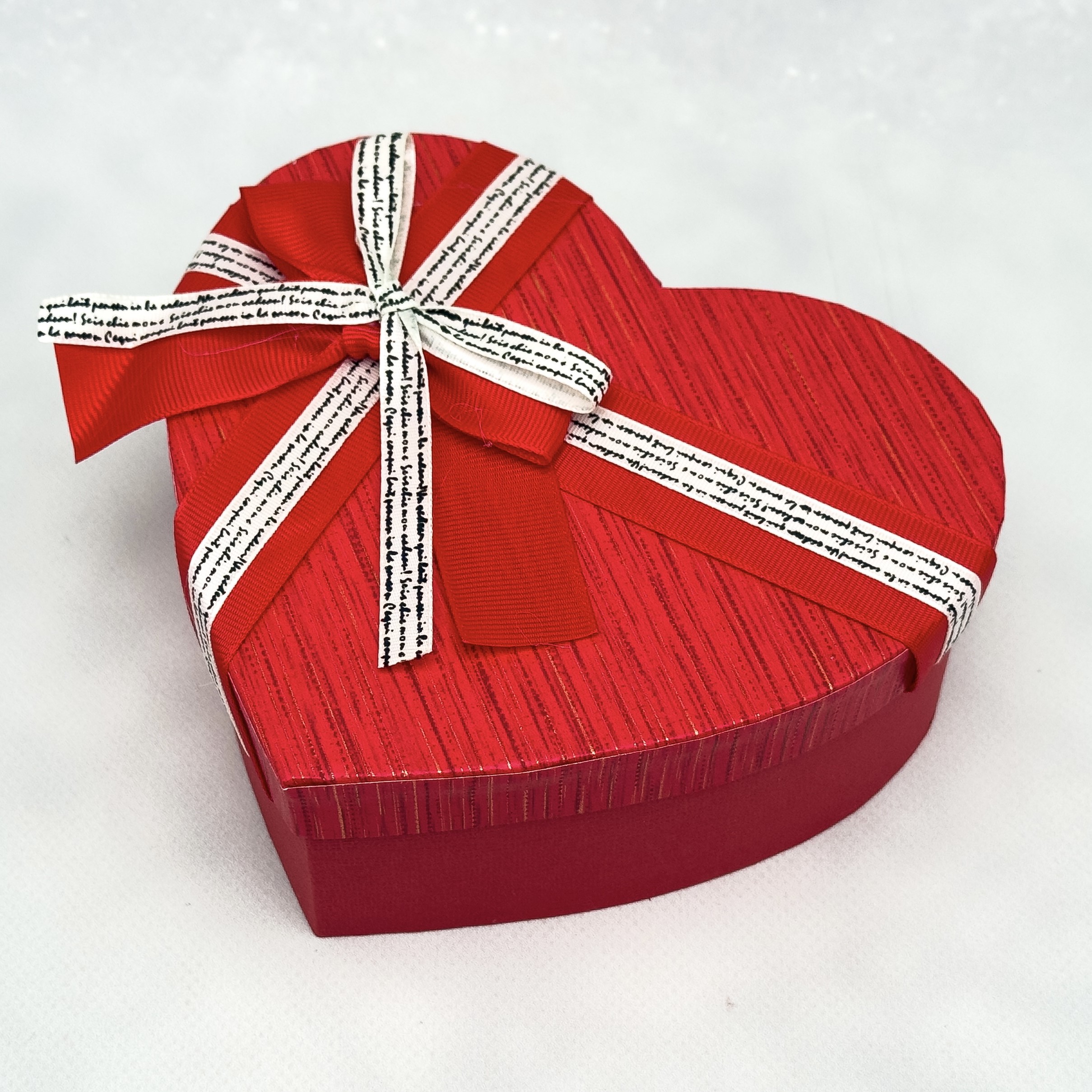 15 шоколадных роз в коробке "Сердце" - 