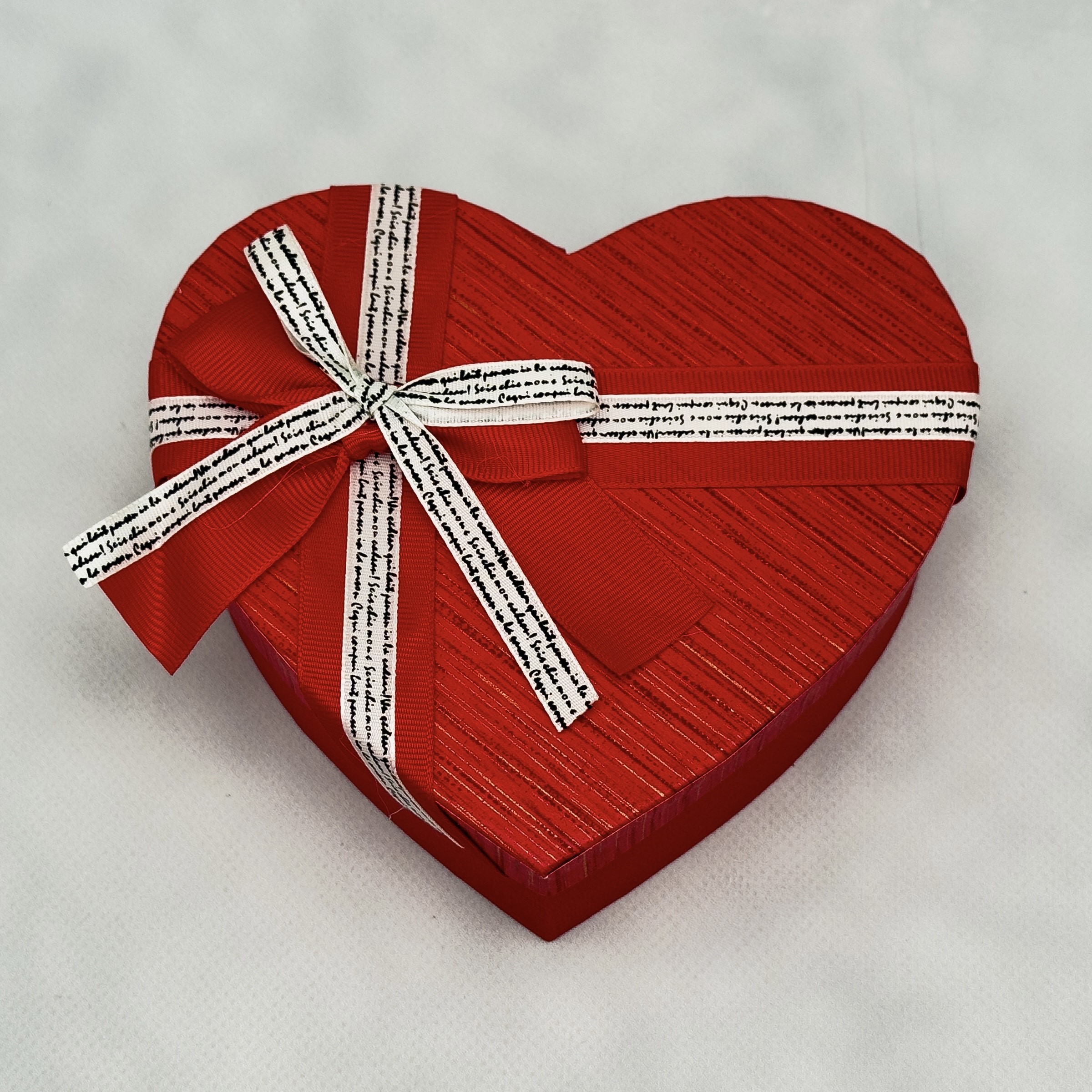 15 шоколадных роз в коробке "Сердце" - 