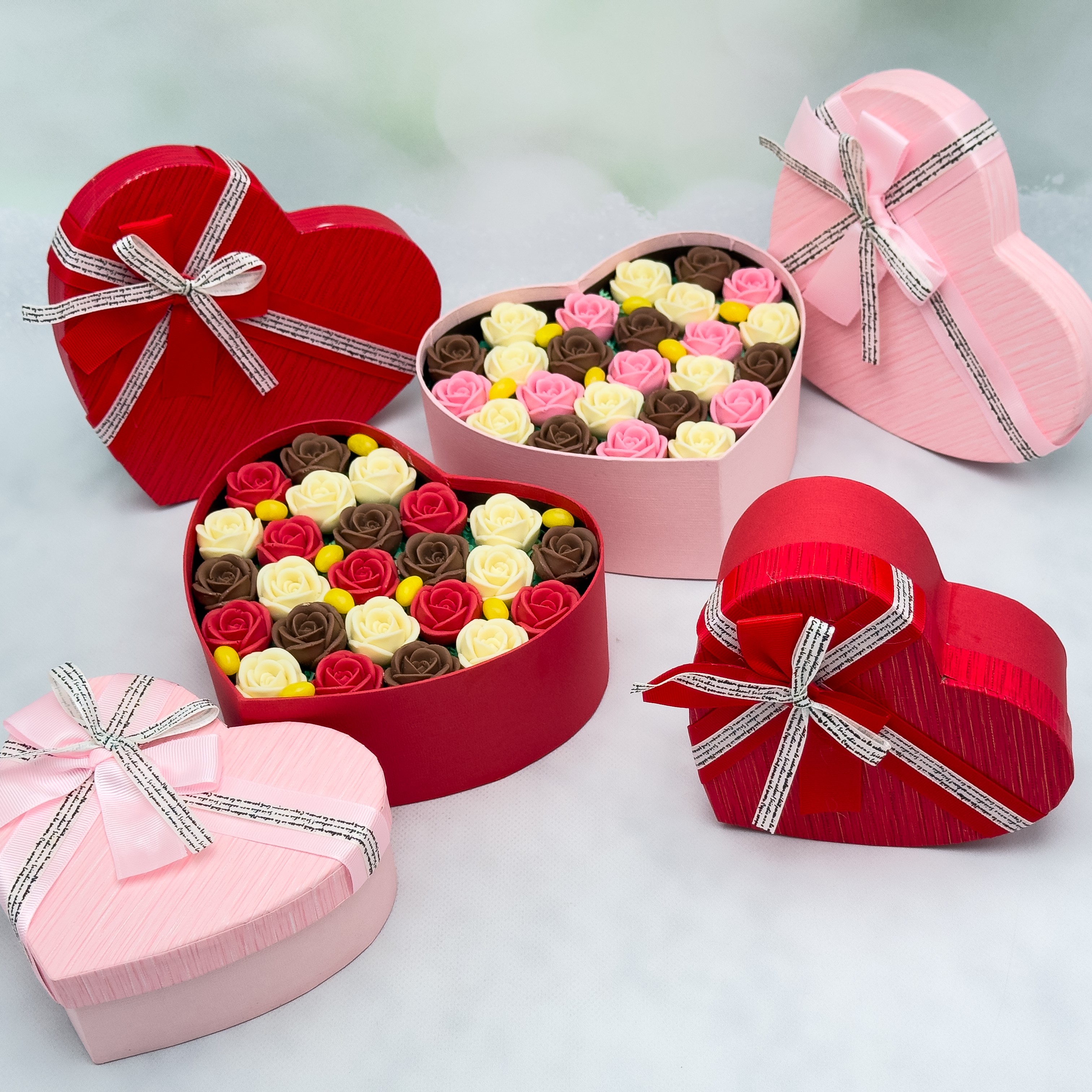 15 шоколадных роз в коробке "Сердце" - 