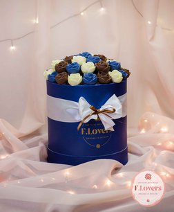 Коробка Ассорти из 35 шоколадных роз "Загадка"