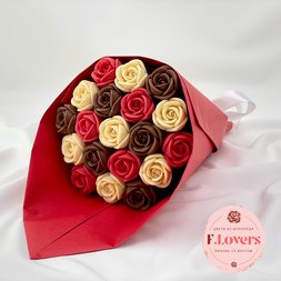 Букет из 19 шоколадных роз "Приятный вечер"