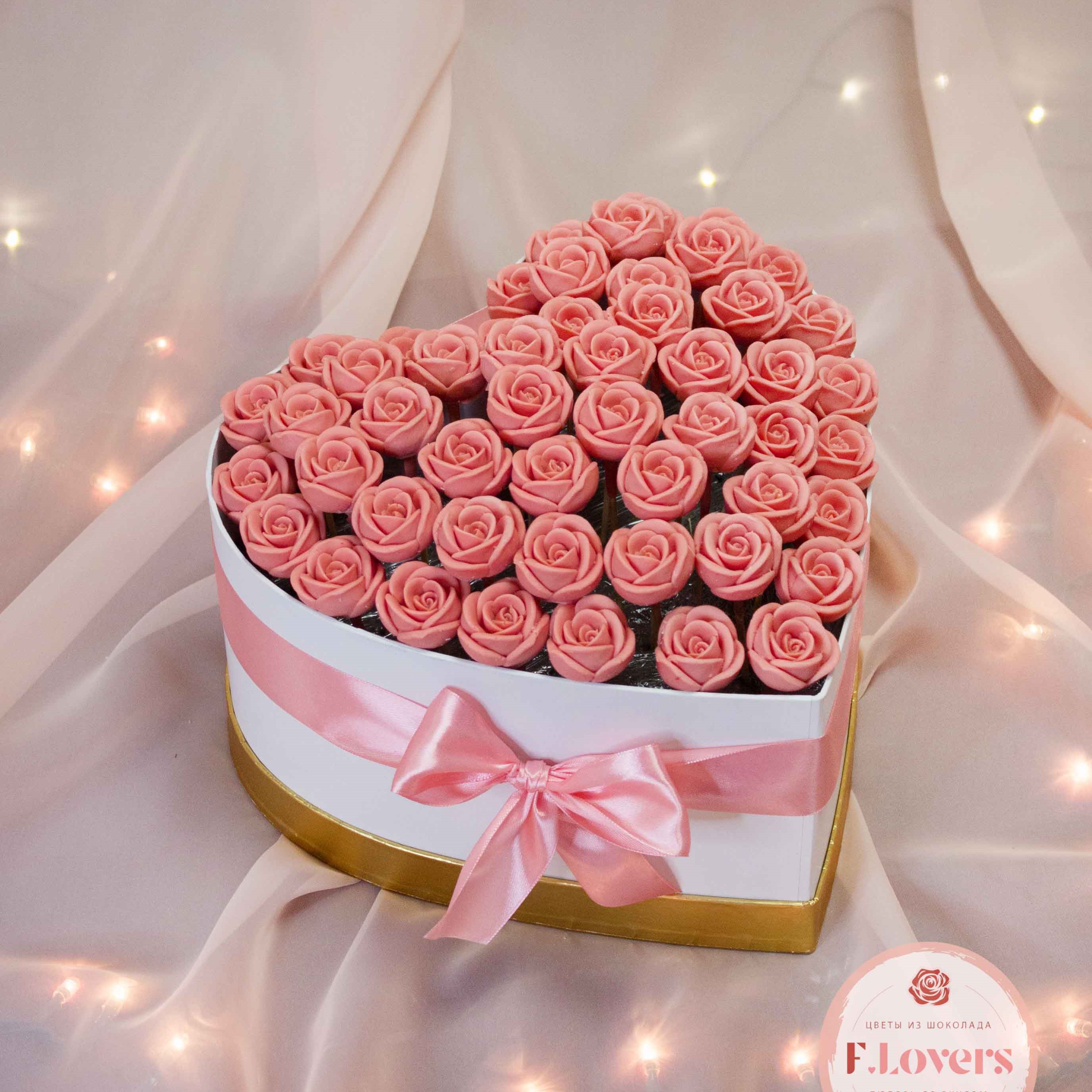 Коробка "Сердце" из 51 шоколадной розы