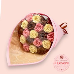 Букет из 19 шоколадных роз "Внимание"