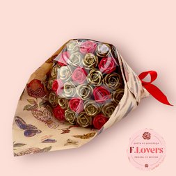 Букет из 27 шоколадных роз "Красный с золотом"