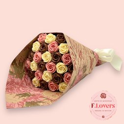 Букет из 27 шоколадных роз "Внимание"