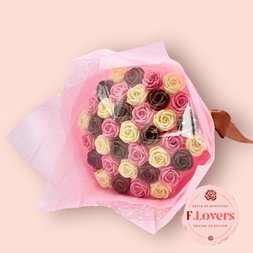 Букет из 37 шоколадных роз "Внимание"
