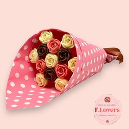 Букет из 13 шоколадных роз "Внимание"