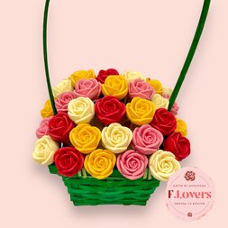 Корзина из 31 шоколадной розы