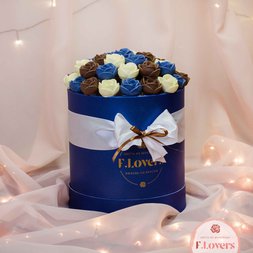 Коробка из 35 шоколадных роз "Загадка"